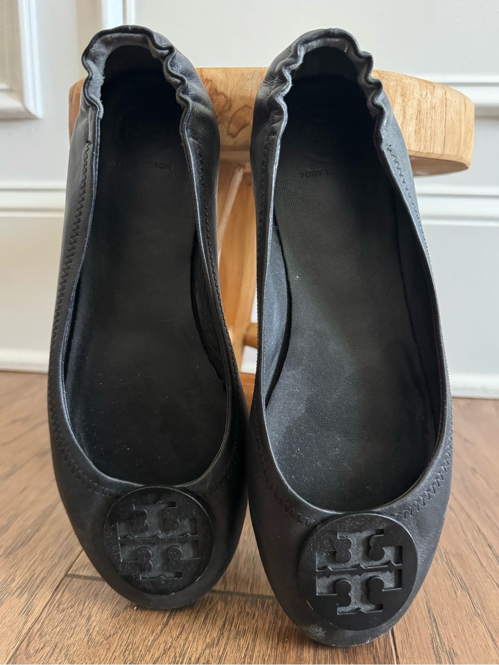Tory Burch Black Logo Round-Toe Ballet Flats